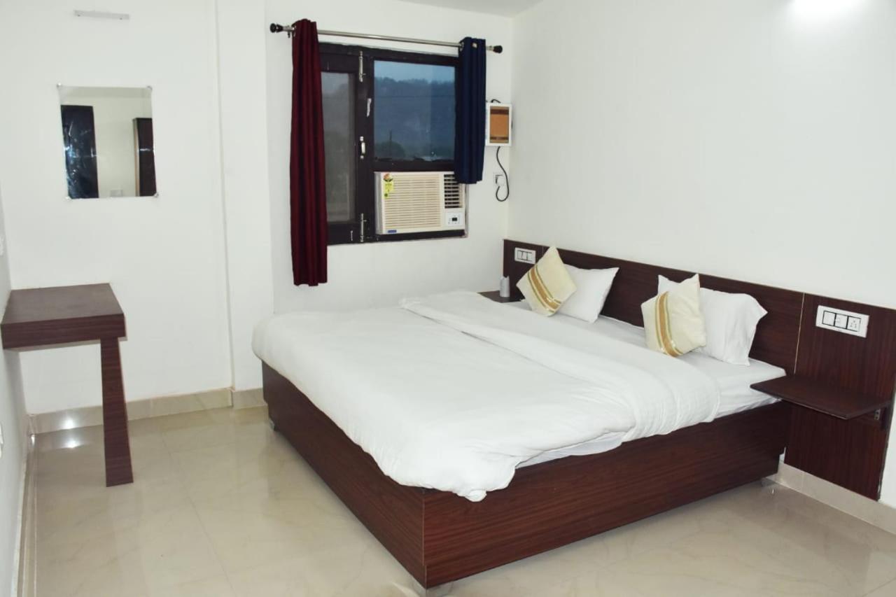 Corbett Bhavesh Home Stay Jhirna Bagian luar foto