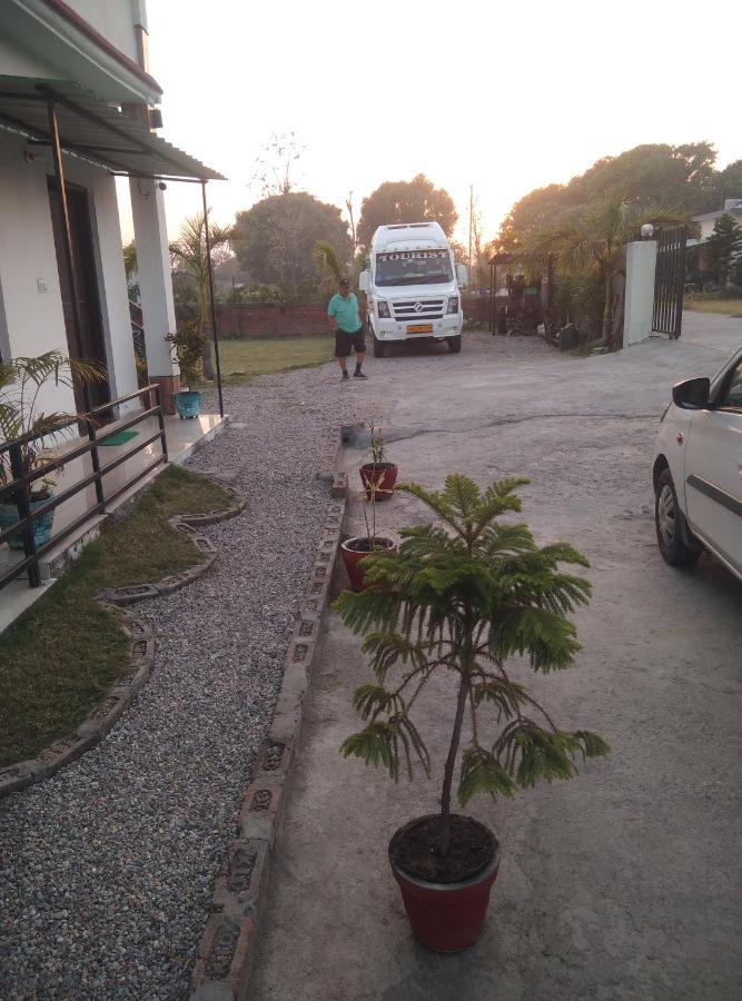 Corbett Bhavesh Home Stay Jhirna Bagian luar foto
